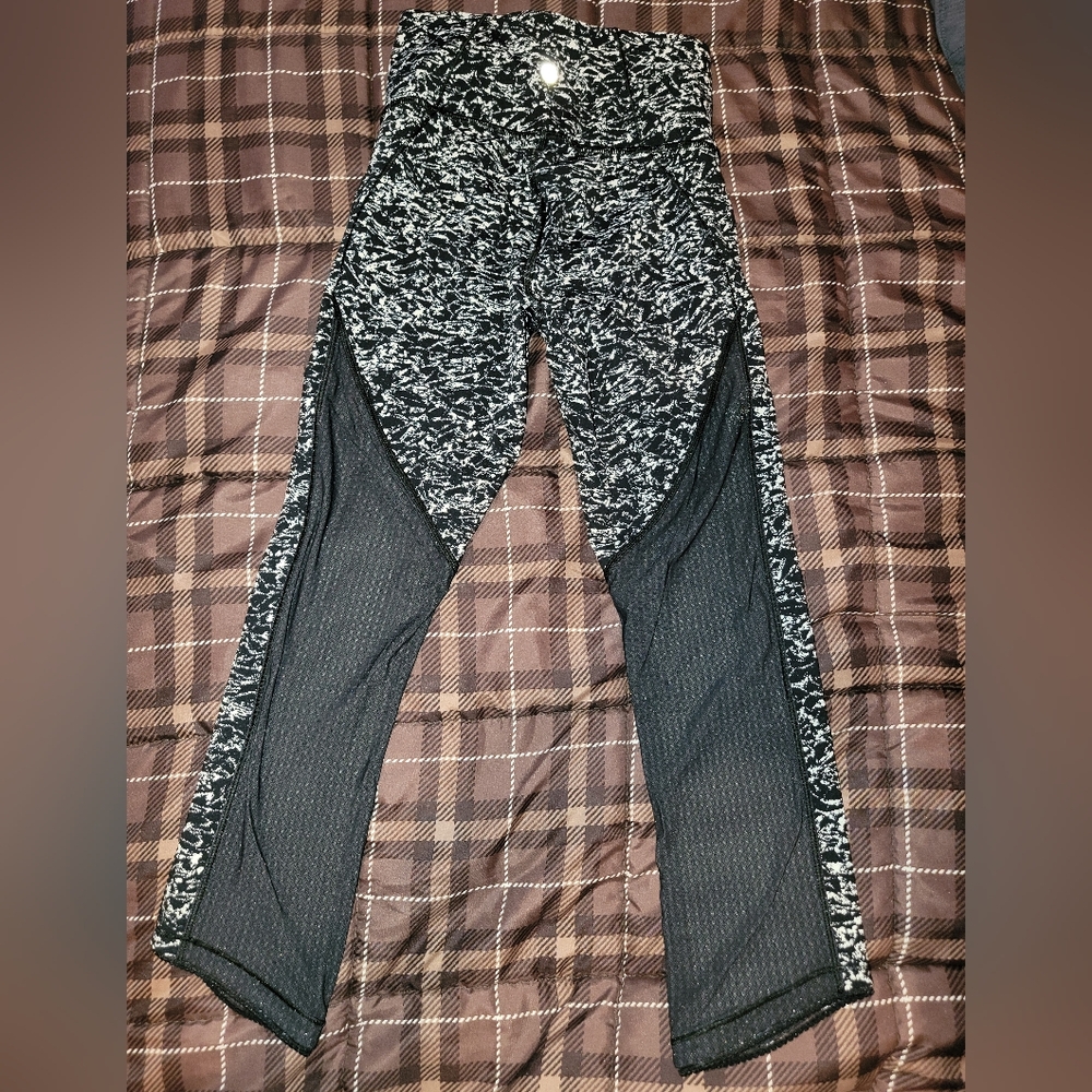 Lululemon leggings - Picture 3 of 5